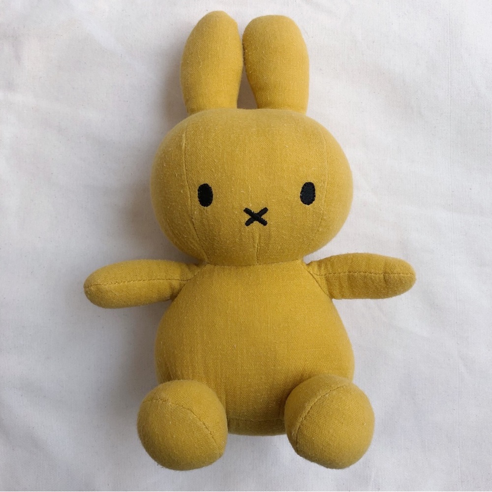 Miffy Sitting Mousseline yellow Plush Bon Ton Toys